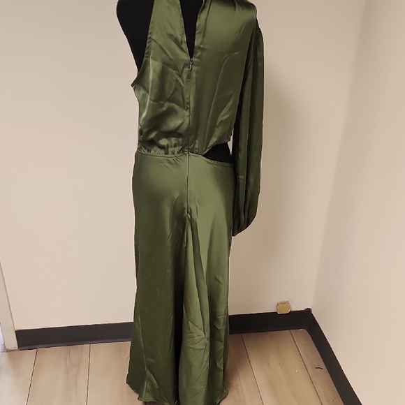 Petal & Pup One-Shoulder Satin Dress in Olive Size Large - Picture 5 of 6